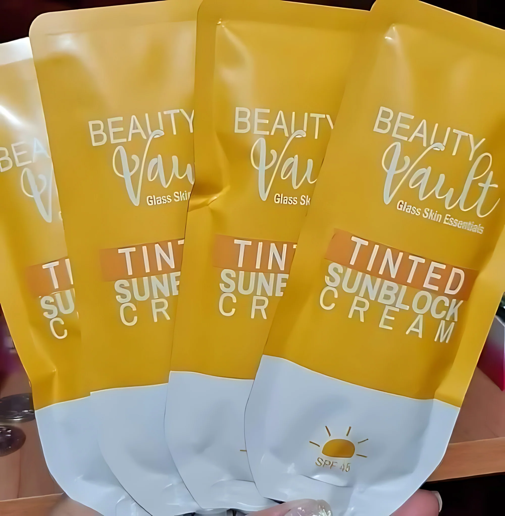 Beauty Vault Premium Tinted Sunblock Cream SPF45 - 50g - Image 5