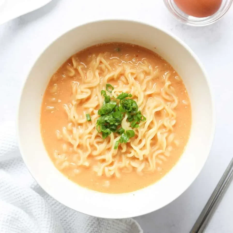 Nissin Pasta Express Spaghetti In An Instant Creamy Carbonara - 60g - Image 3
