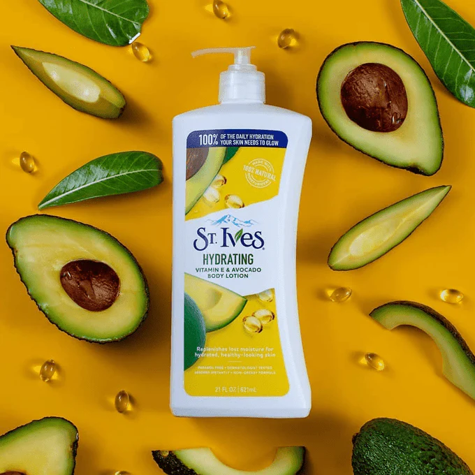 St Ives Hydrating Vitamin E & Avocado Body Lotion - 621ml